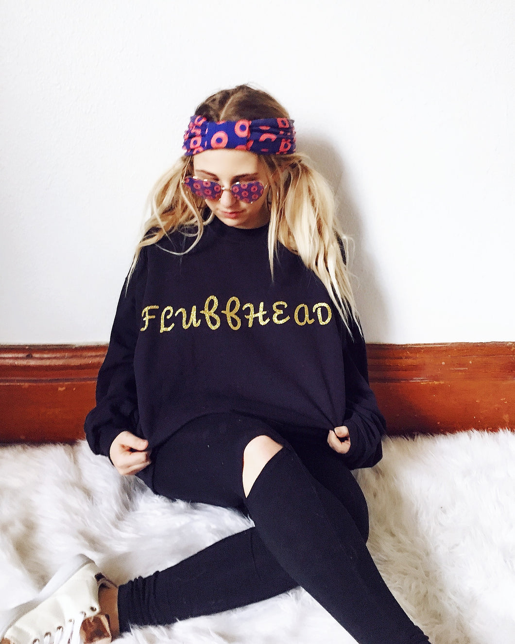 X SOLD X Fluffhead Gold Glitter Sweatshirt XL
