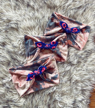 The Twist - Peaches en Regalia