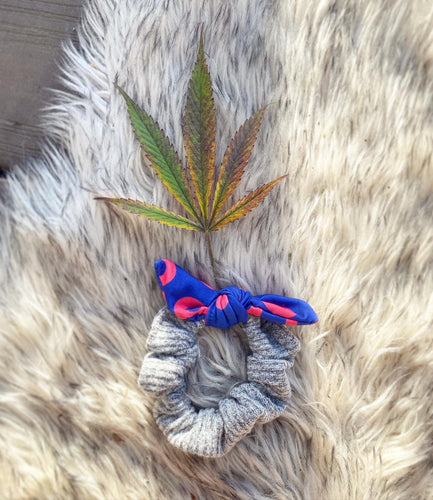 The Bowhow Scrunchie Grey Sweater Knit