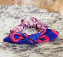 The Bowhow Scrunchie - Roses Are Free