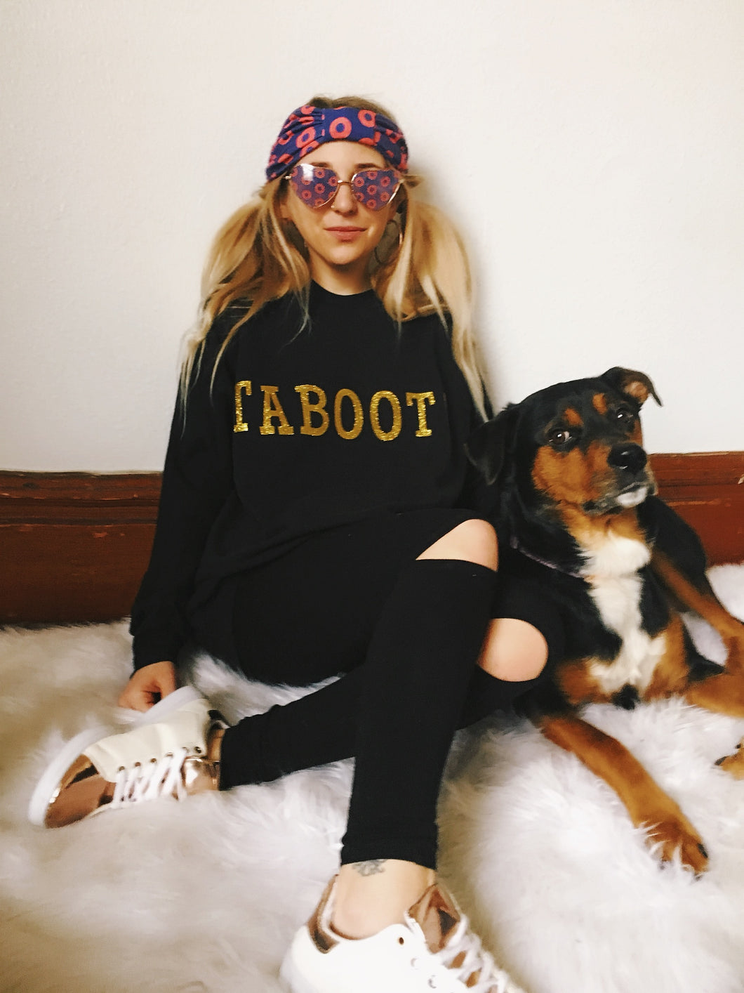 X SOLD X TABOOT! Gold Glitter Sweatshirt LARGE